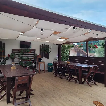 بيت ضيافة Pensiunea Daiana